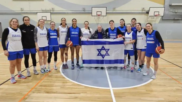 ינצחו את האיריות? נבחרת הנשים של ישראל בכדורסל (צילום: Renars Koris)