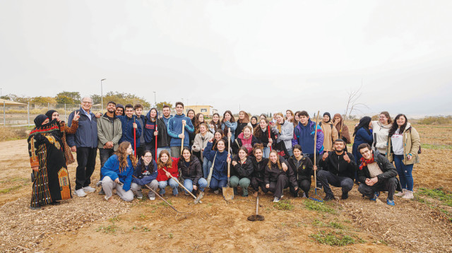 נטיעות למען הנרצחים (צילום: חיים יוסף)