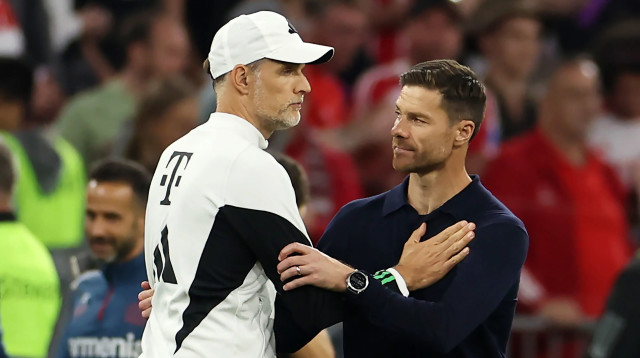 מאמן לברקוזן צ'אבי אלונסו עם מאמן באיירן מינכן תומאס טוכל (צילום: GettyImages, Lars Baron)