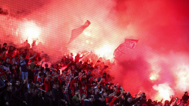 אוהדי הפועל תל אביב פירוטכניקה (צילום: דני מרון)