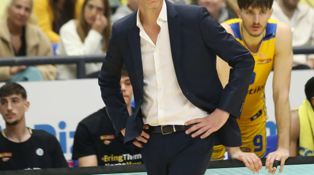 עודד קטש מאמן מכבי תל אביב (צילום: אודי ציטיאט)