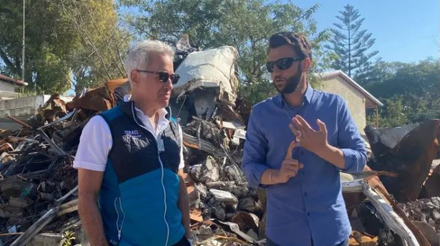 אדמס בסיור בעוטף עזה (צילום: אתר רשמי, באדיבות סילבן אדמס)