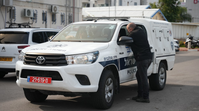 ניידת משטרה (צילום: דוברות המשטרה)