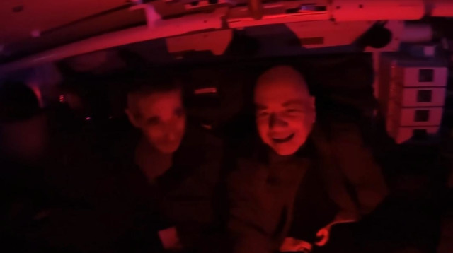 כוחות הביטחון עם החטופים שחולצו מרפיח (צילום: דובר צה"ל)