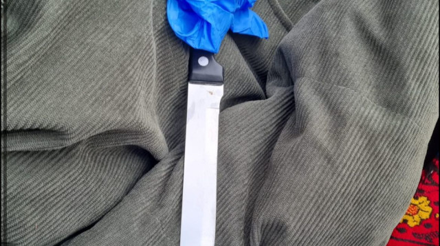 הסכין שנמצאה ברכב המחבל (צילום: דובר צה"ל)