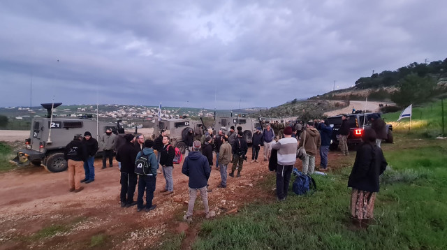 תושבי קיבוץ מירב סמוך לגדר ההפרדה (צילום: ללא קרדיט)