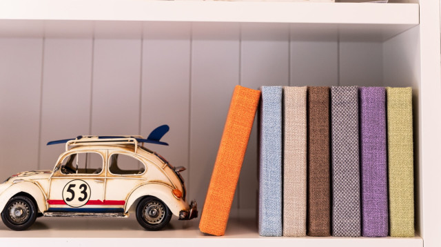 אלבומי הנצחה (צילום: אופיר אברמוב)