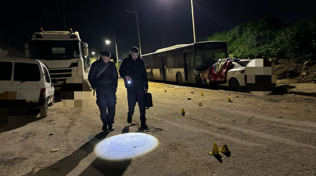 זירת הרצח בלוד (צילום: דוברות המשטרה)