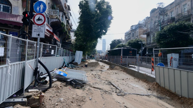 עבודות הרכבת הקלה באלנבי (צילום: אבשלום ששוני)