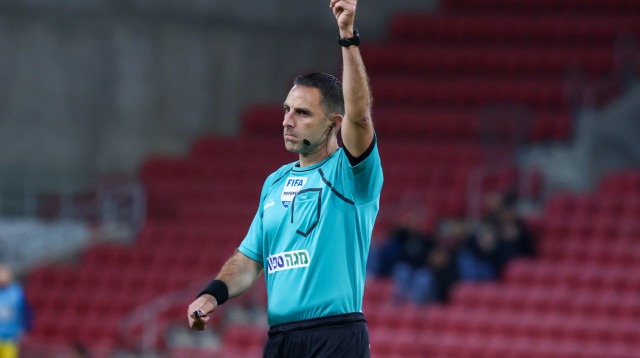 רועי ריינשרייבר שופט כדורגל (צילום: דני מרון)