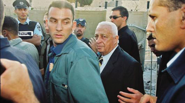 מהומות אוקטובר 2000 אריק שרון בהר הבית (צילום: פלאש 90)