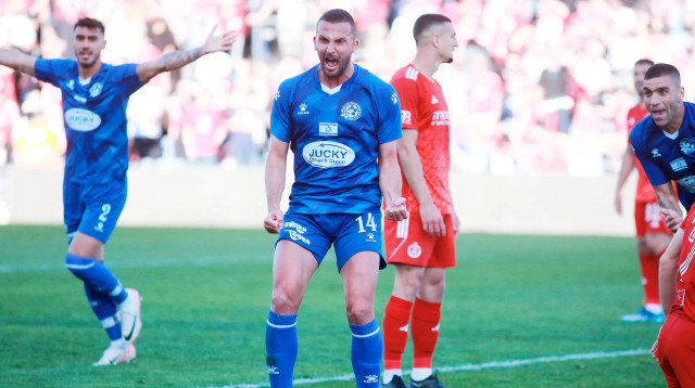 שחקן מכבי פתח תקוה בן שהר (צילום: קובי אליהו)