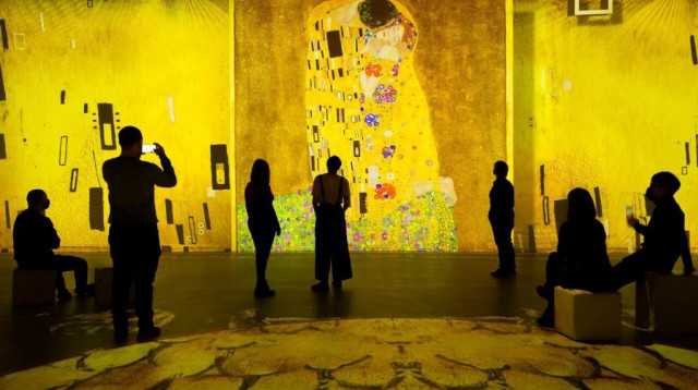 מתוך התערוכה של גוסטב קלימט במתחם THE CUBE חולון (צילום: Hub Exhibitions  בשיתוף חברת ארטהאב)