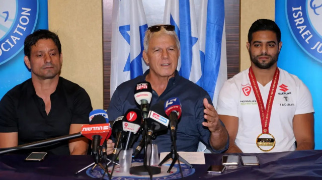 שגיא מוקי עם משה פונטי אורן סמדג'ה (צילום: קובי אליהו)