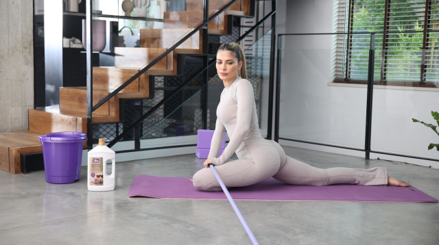 מירן בוזגלו על סט הצילומים של טאצ' (צילום: אור גפן)