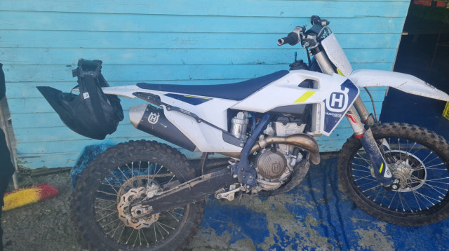 האופנוע של הקטין בן ה-16 (צילום: דוברות המשטרה)