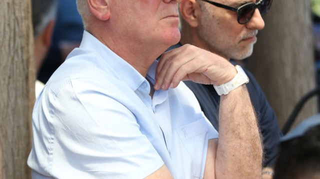 גילי לוסטיג בהלוויה (צילום: אודי ציטיאט)