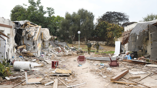 כפר עזה אחרי הטבח (צילום: גילי יערי, פלאש 90)