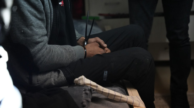 אחד העצורים (צילום: דוברות המשטרה)