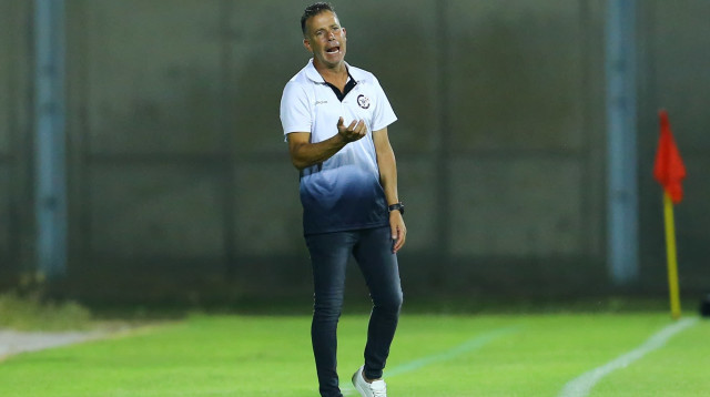 עוזב בשל מצבו הרפואי. קופל (צילום: לירון מולדובן)