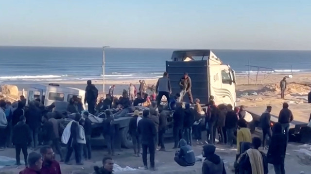 תקרית משאיות הסיוע בצפון הרצועה (צילום: REUTERS TV via REUTERS/File Photo)