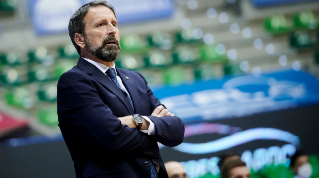 מאמן הכדורסל הספרדי ז'ואן פלאסה (צילום: GettyImages, Borja B. Hojas)