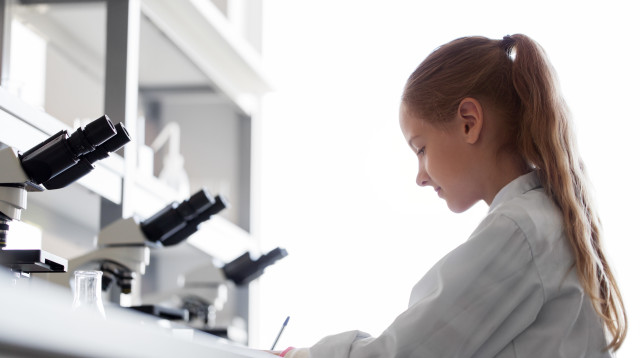 בדיקות מעבדה (צילום: אינג'אימג')