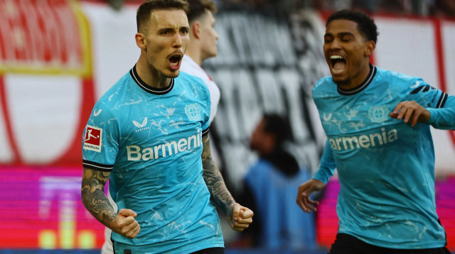 אלכס גרימאלדו באייר לברקוזן חוגג (צילום: רויטרס)