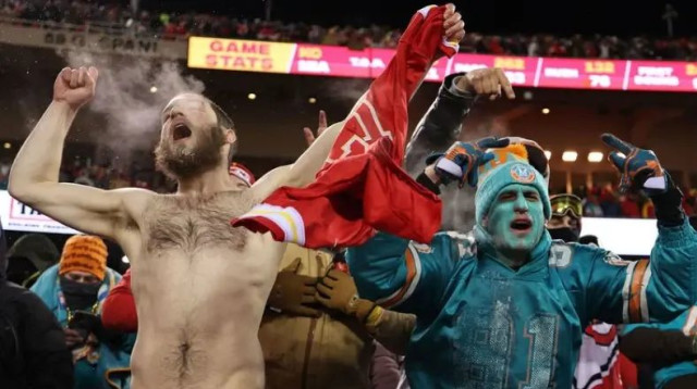 אוהדי קנזס סיטי צ'יפס ומיאמי דולפינס (צילום: תיעוד ברשתות חברתיות לפי סעיף 27 א' לחוק זכויות יו)