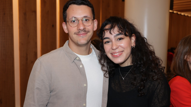 נועם קליינשיין והחבר החדש (צילום: רפי דלויה)