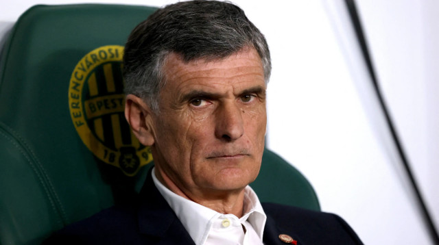 מאמן אולימפיאקוס, חוסה לואיס מנדיליבאר (צילום: רויטרס)