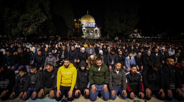 מתפללים בהר הבית בתקופת הרמדאן, 2024 (צילום: ג'מאל עוואד, פלאש 90)
