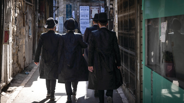 חרדים בירושלים (צילום: חיים גולדברג/פלאש 90)