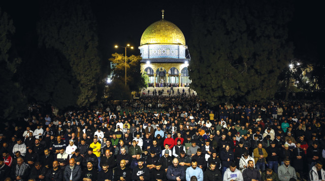 תפילה במסגד אל-אקצא (צילום: ג'מאל עוואד, פלאש 90)