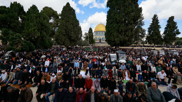 תפילה בהר הבית (צילום: REUTERS/Ammar Awad)