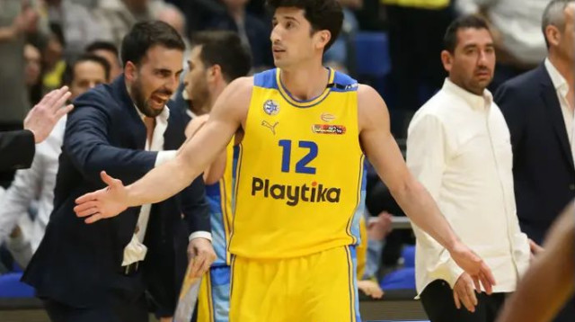 ההיכל התגעגע, וגם השחקנים. דיברתולומיאו אמש (צילום: אודי ציטיאט)