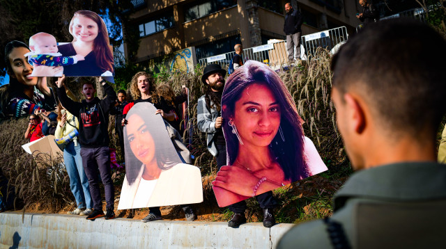 מחאה לשחרור החטופים (צילום: Tomer Neuberg/Flash90)