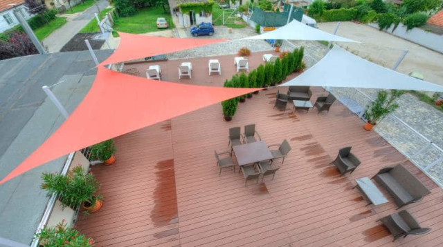  מסככים את הגינה הביתית ברשת צל ומתחילים ליהנות (צילום: הכל לים)