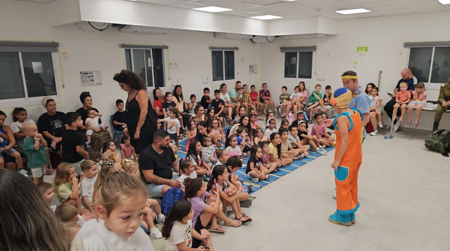 תלמידי אופקים בחזרה לשגרה (צילום: ללא קרדיט)