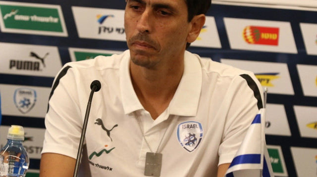 יוסי בניון המנהל המקצועי של נבחרת ישראל (צילום: שלומי גבאי)