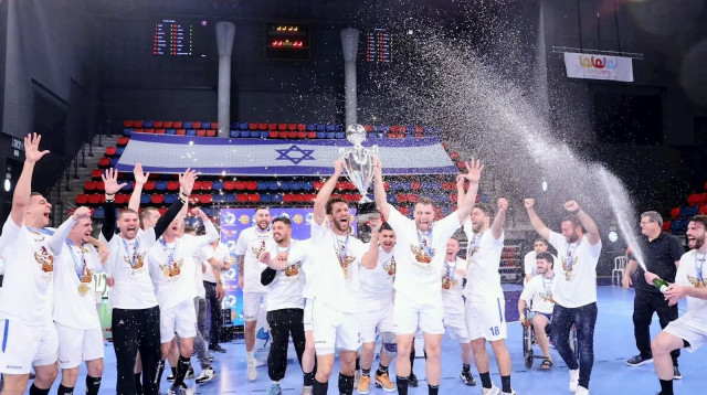 א.ס. רמת השרון, מחזיקת גביע המדינה בכדוריד (צילום: אתר רשמי, הדר ואן קולא, איגוד הכדוריד)