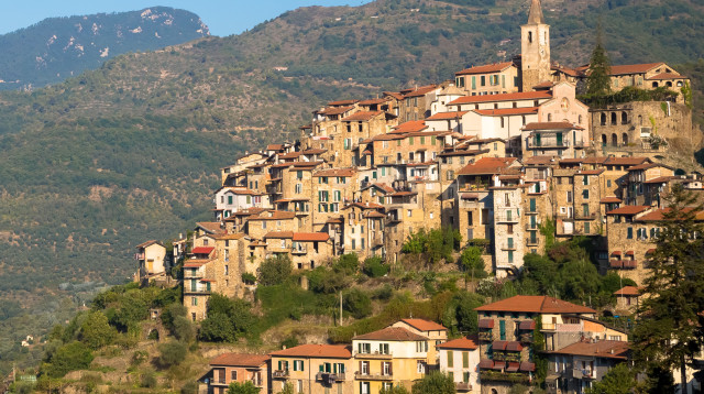 כפר עתיק באיטליה (צילום: אינגאימג')