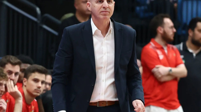 דני פרנקו מאמן הפועל תל אביב (צילום: דני מרון)