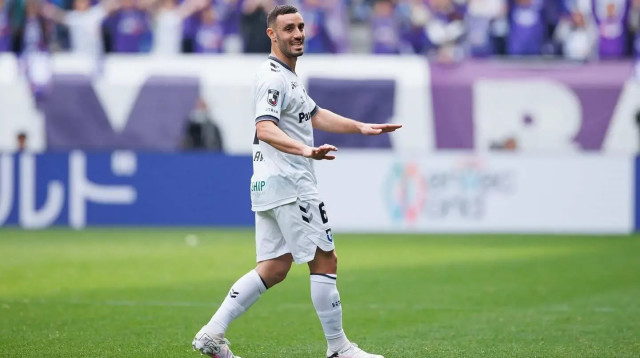 נטע לביא במדי גמבה אוסקה (צילום: אתר רשמי, דף הפייסבוק של גמבה אוסקה)