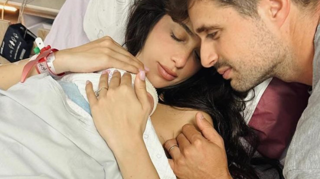 דורין דותן ובעלה עומר פרקש עם בתם  (צילום: צילום מסך אינסטגרם)