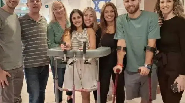 בן בנימין משתחרר מבית החולים (צילום: צילום מסך, מתוך פייסבוק)