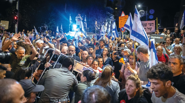 ההפגנה ליד מעון ראש הממשלה בירושלים (צילום: חיים גולדברג, פלאש 90)