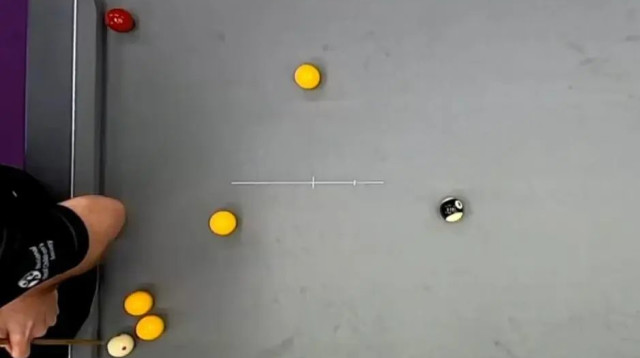 שחקן הפול קארל מוריס (צילום: צילום מסך, מתוך טוויטר)