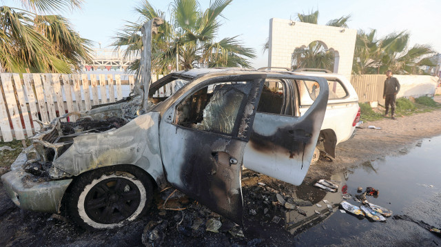 הרכב בו נהרגו עובדי ארגון המטבח העולמי (צילום: רויטרס)