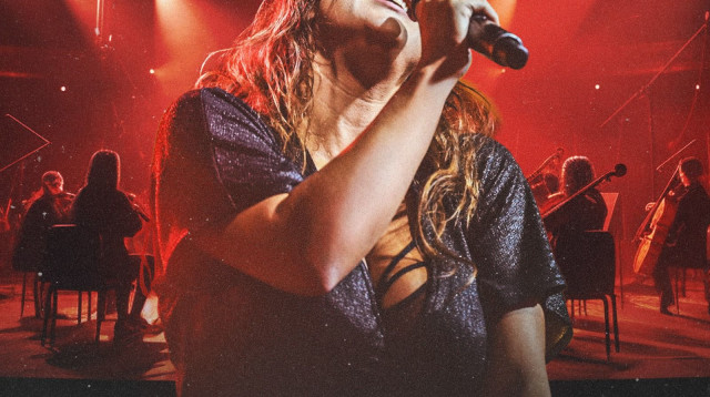 קרן פלס והפילהרמונית (צילום: ענת אלטמן)